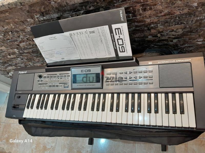 Roland E-09 keyboard 4