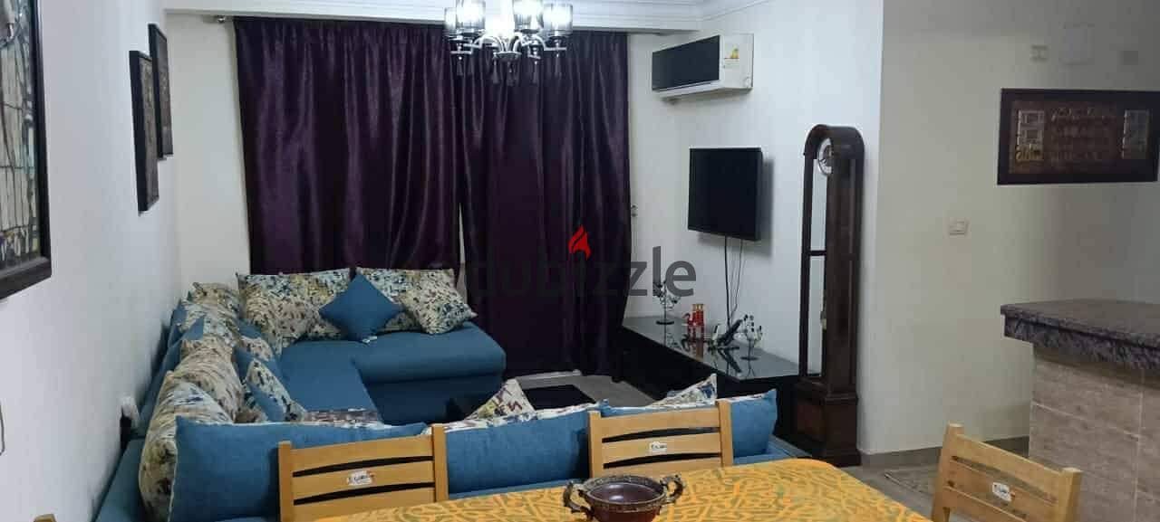 للبيع شقة طرفية في b7 بمدينتي ، garden view ، خلف النادي مباشرةً ، قريبة من خدمات ال b7 و central park  و ال south park و الحركة. 14