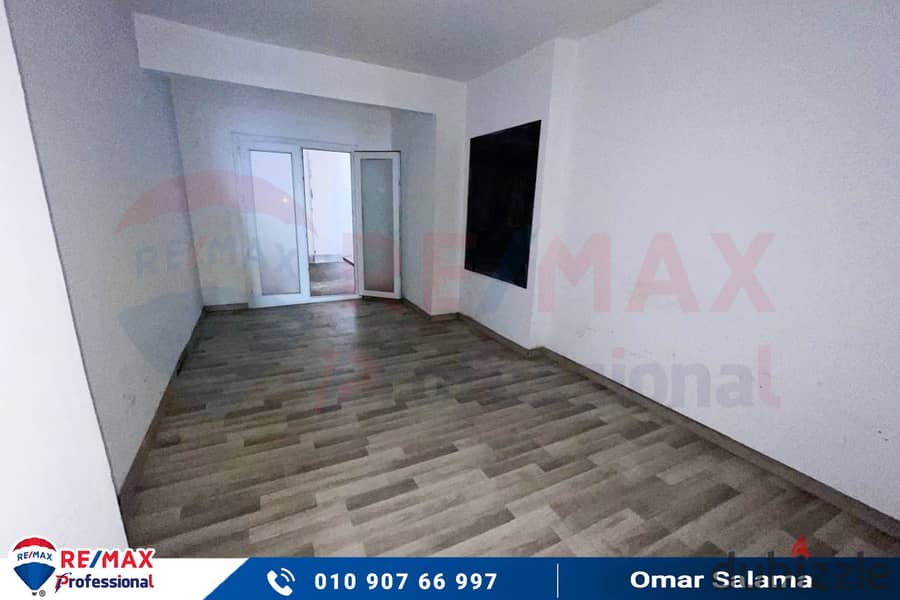 Administrative apartment for rent 230 m San Stefano (directly on the sea) 7