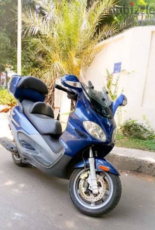 سكوتر بيادجو إيطالي 500cc X9 3