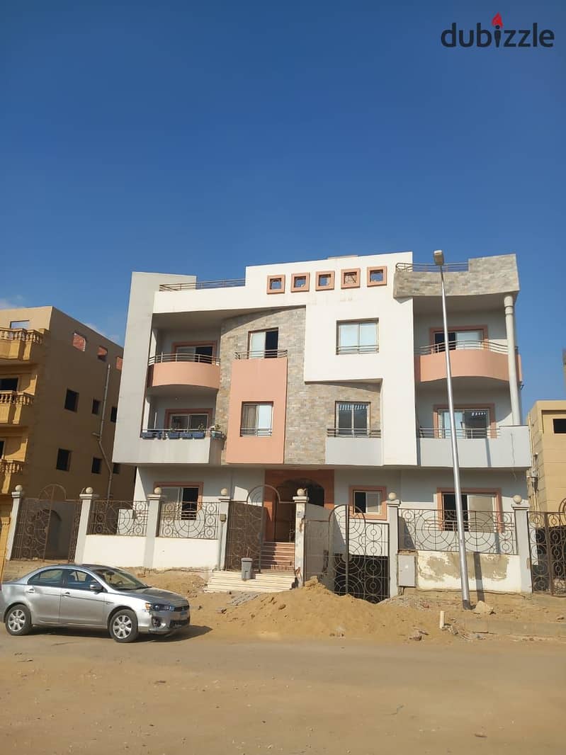 (Immediate receipt) For lovers of large spaces, a 240-square-meter apartment in Qarnful Villas for sale in the Fifth Settlement 1