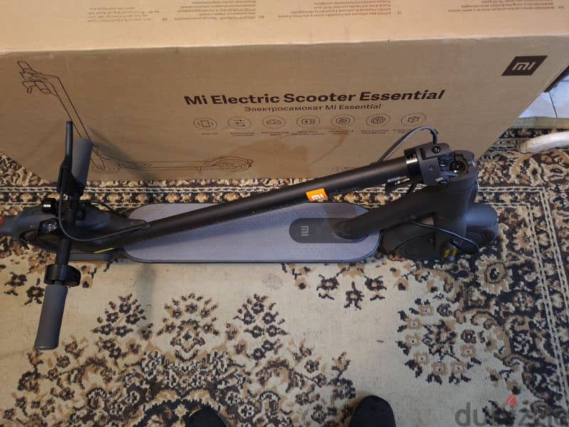 MI Electric Scooter Essential 1