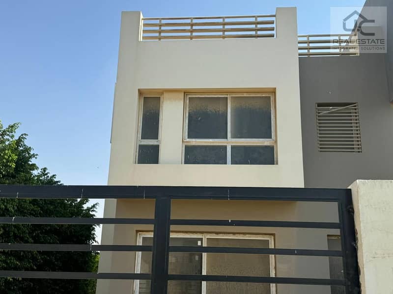 Ready to move Twin house 279 m view landscape for sale in Hyde Park under price in market 2