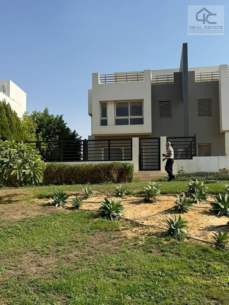 Ready to move Twin house 279 m view landscape for sale in Hyde Park under price in market 3