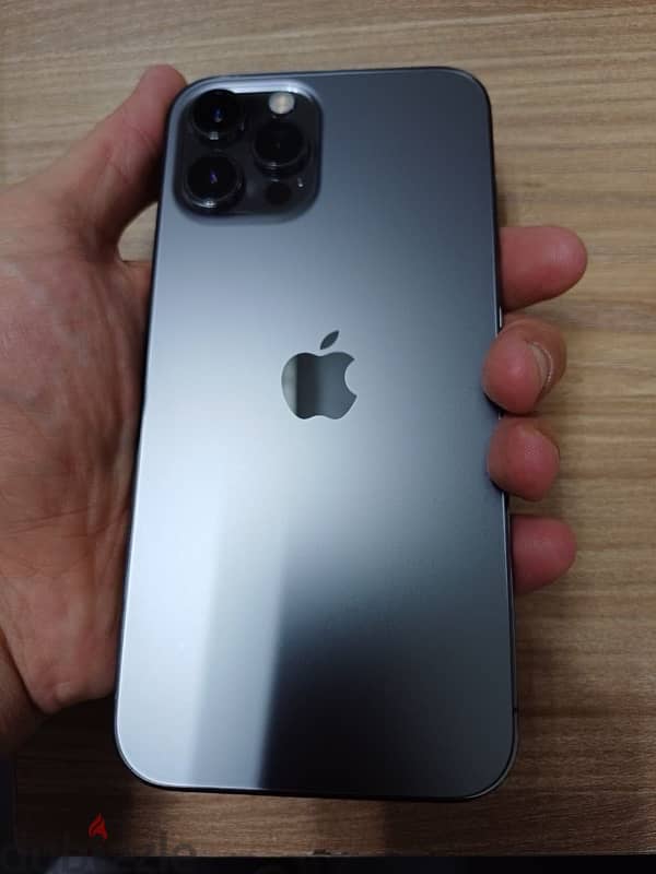 iphone 12 pro max    ايفون ١٢ برو ماكس 1