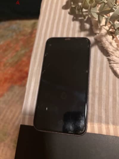 iphone 11  مستعمل