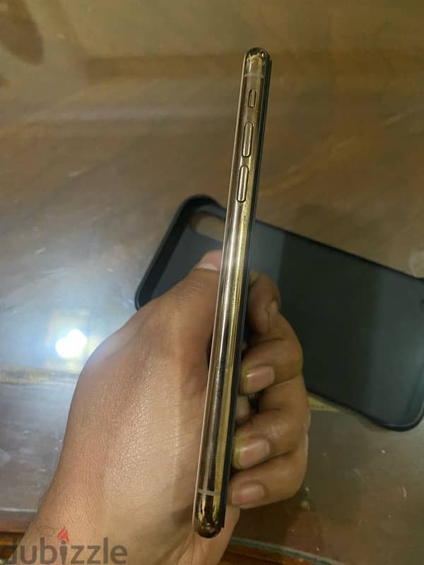 iPhone xs مساحه ٢٥٦ 6