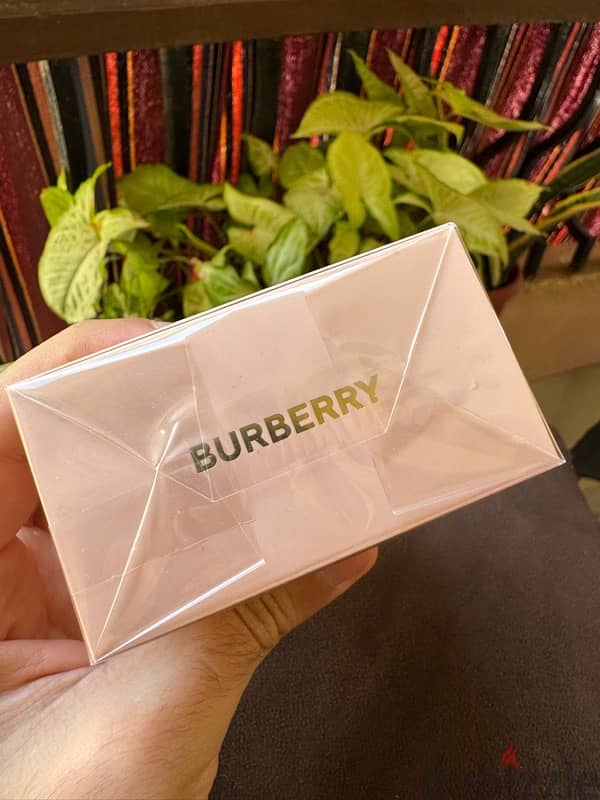 Burberry Gold For Her ORIGINAL 3