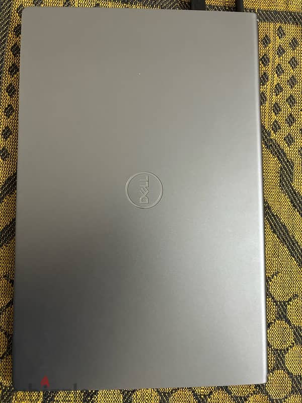 Dell Vostro 3520 7