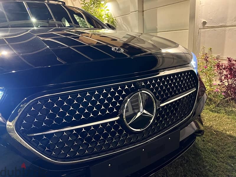 Mercedes E200 2024 Fully loaded premium plus فرش ديزاينو 9