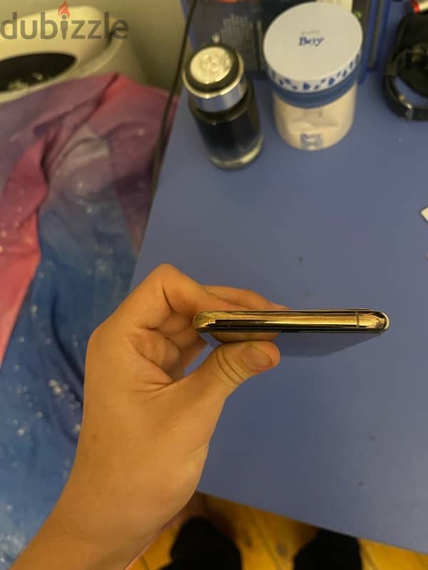 gold iphone 11 pro max 256 giga 4