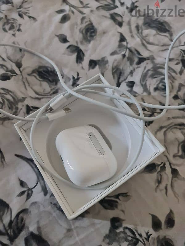 airpods Pro charger new 0