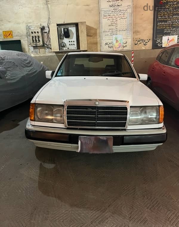 Mercedes-Benz E200 1990 0