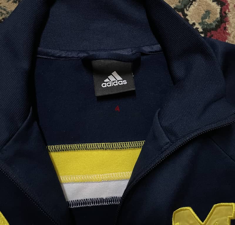 Adidas tracksuite navy blue good condition size M 4