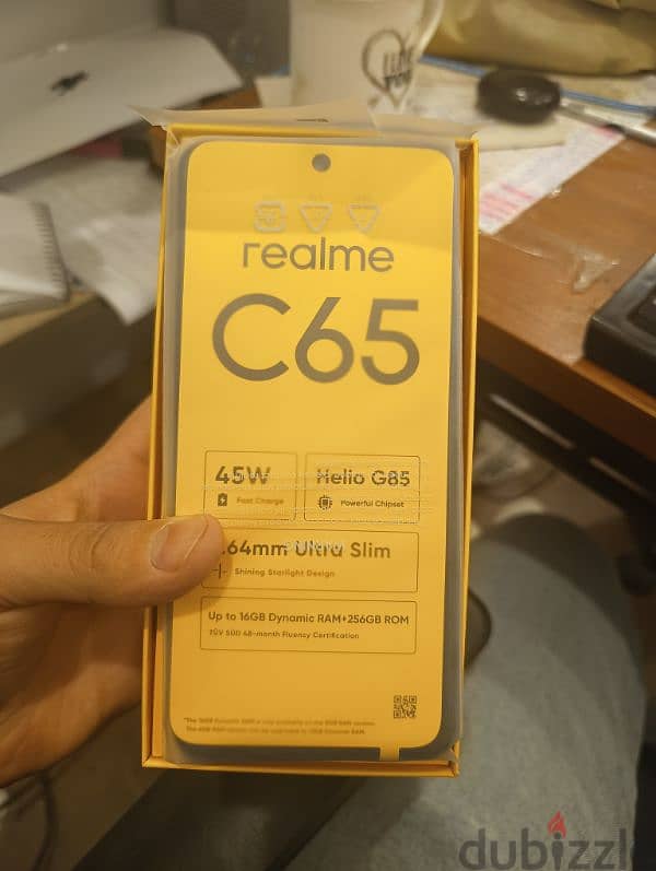 Realme C65 0