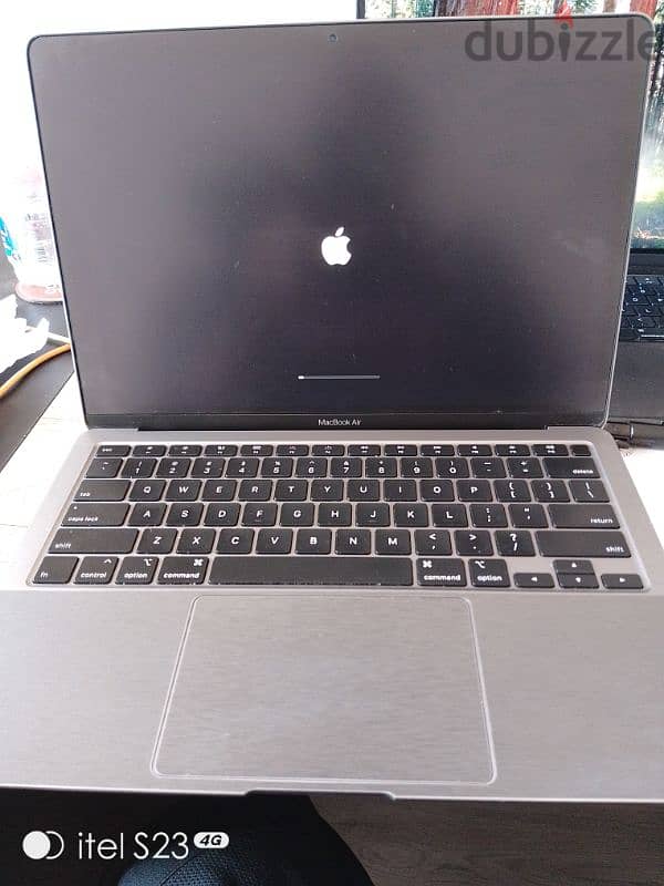 Apple MacBook Air 0