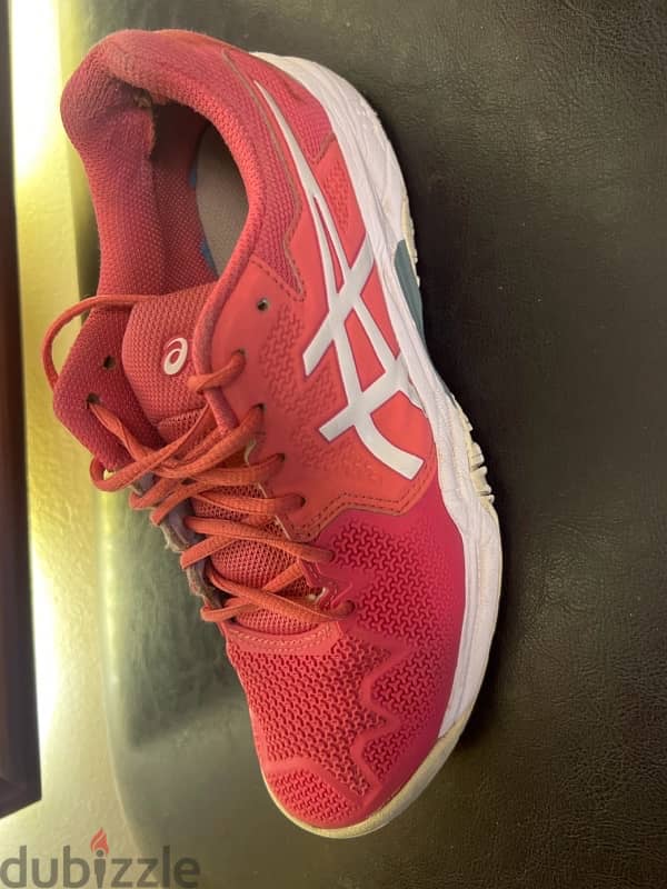 حذاء رياضى  asics اصلى حاله جيده جدا 1