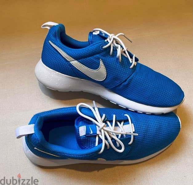 كوتشي Nike original  مقاس 38.5 جديد 5