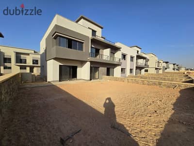 Townhouse corner 248m for sale ready to move in compound swan lake residence