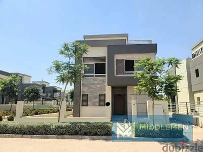 i villa 300 m prime location ready to move in mountain view hyde park , new cairo 0