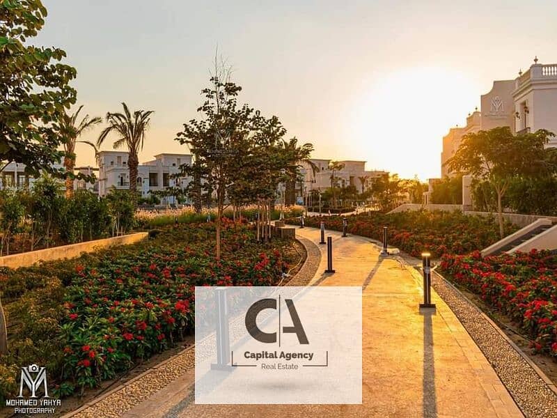 An apartment for immediate receipt, fully finished, in the Garden City Compound in the new Capital, built in the French style 5% down payment 0