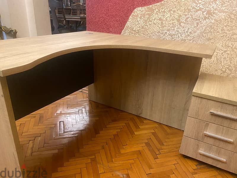 desk / مكتب 4