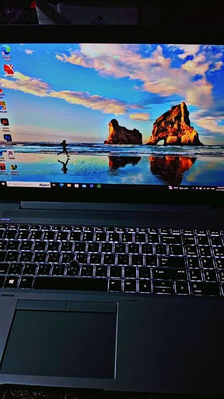 للبيع لابتوب HP eliteBooK G5بحالة ممتازه 0