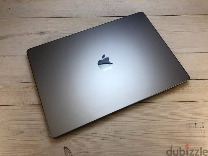 16-Inch MacBook Pro (2021) M1 Max 64 GB 1 TB (95%) 4