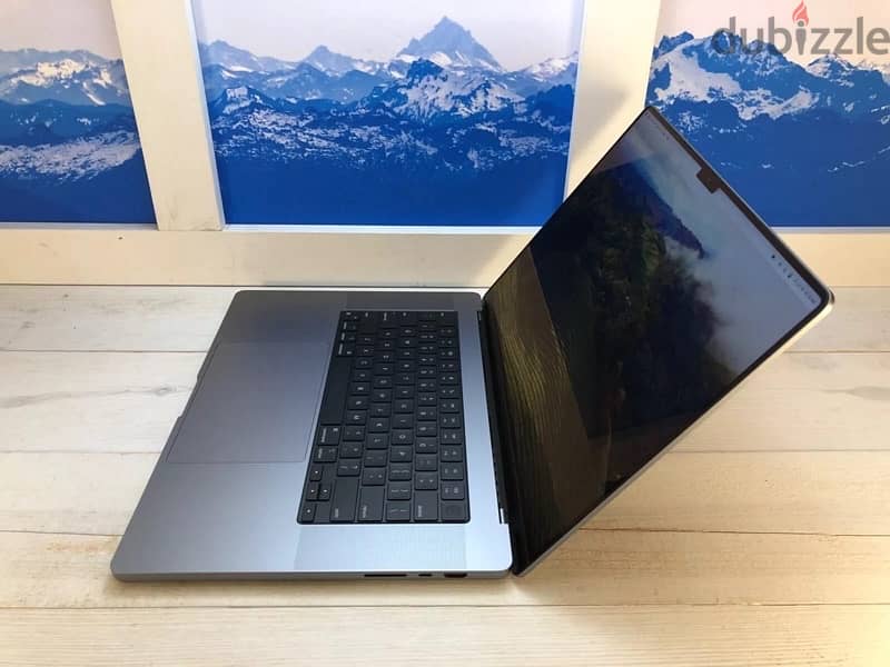 16-Inch MacBook Pro (2021) M1 Max 64 GB 1 TB (95%) 9