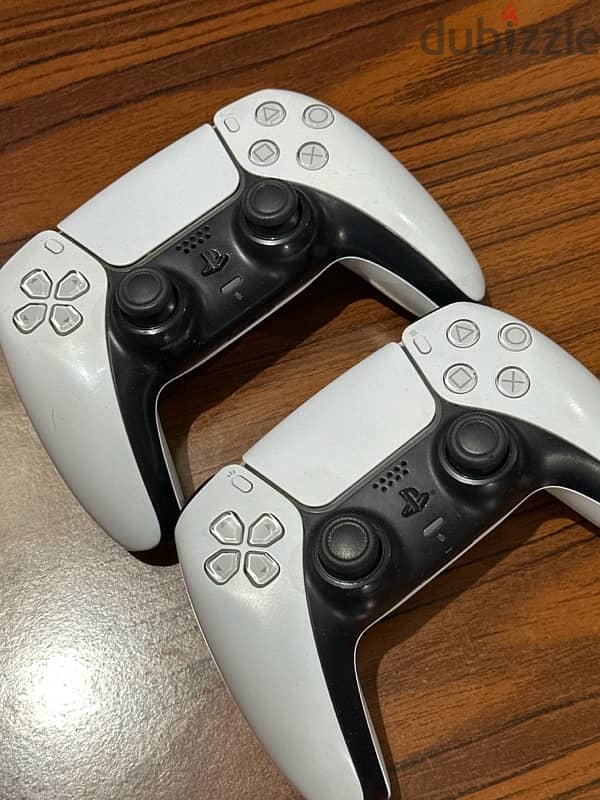 PS5 controllers 0