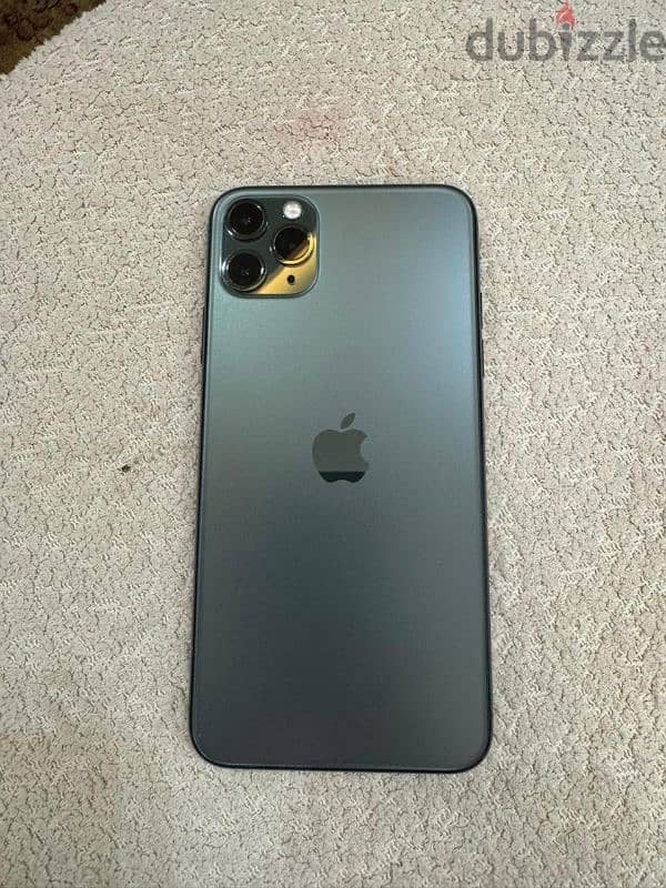 iPhone 11 Pro Max 256G بحالة الجديد 3