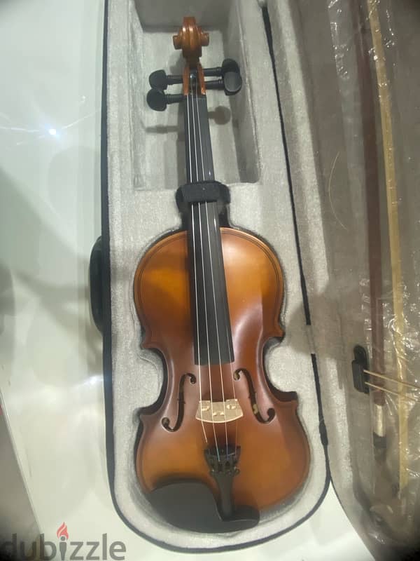 New Violin ( Cremona ) 1