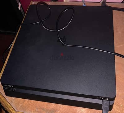 Playstation 4 slim بلاي ستيشن ٤ سليم