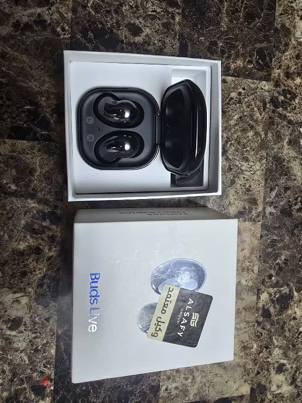 Samsung buds live & Samsung Watch Gear S3 frontier 4