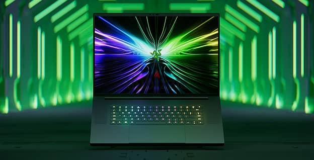 RAZER BLADE 18 / RTX 4090 / 32GB / 2TB / QHD+ 300Hz 1