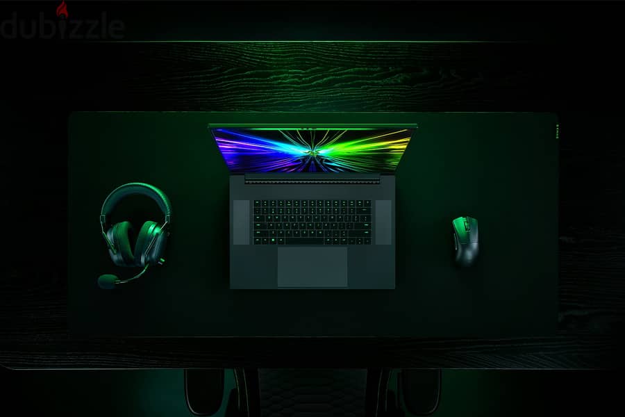 RAZER BLADE 18 / RTX 4090 / 32GB / 2TB / QHD+ 300Hz 2