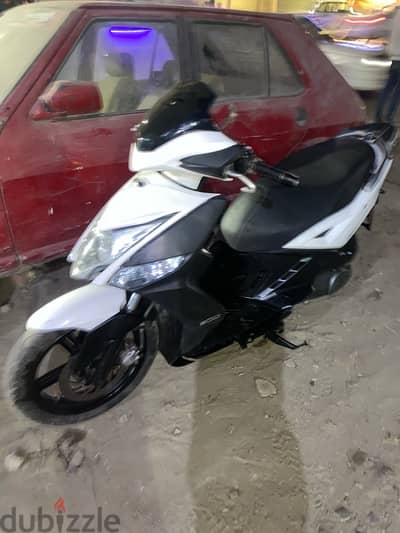 الاسكوتر200cc  ممتاز