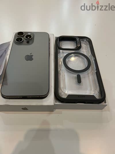 iPhone 15 pro max 256 بضمان تردلاين