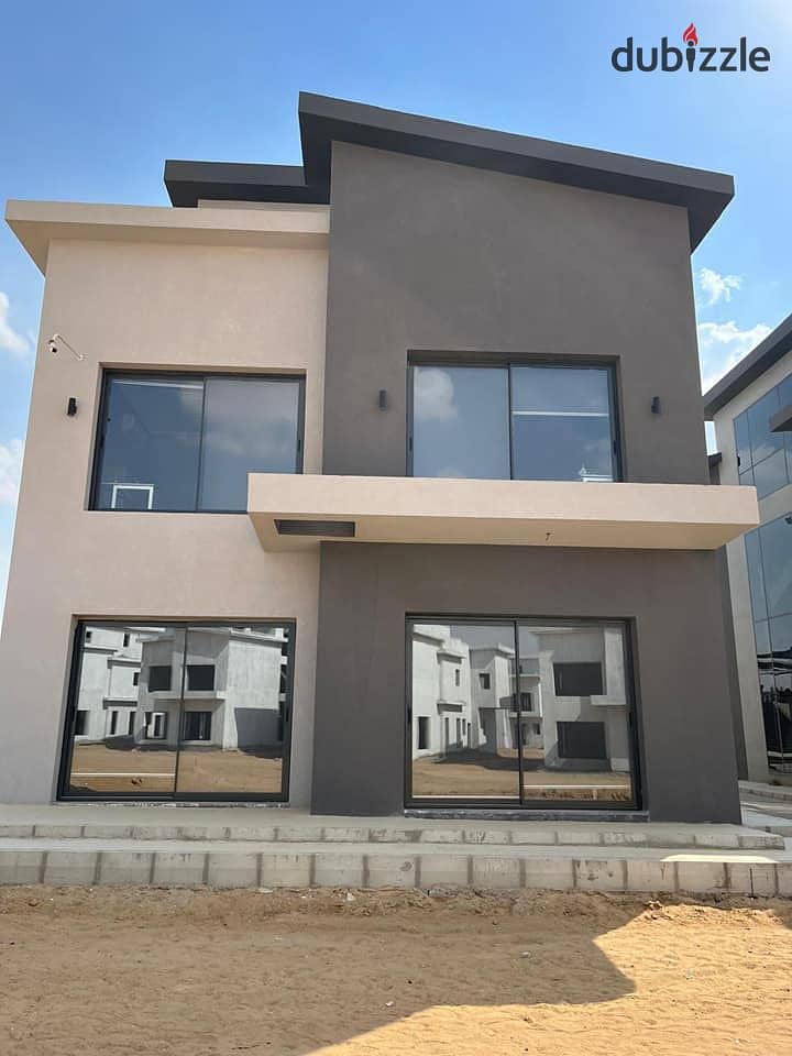 Standalone villa, ready for immediate delivery, available for viewing and for sale in Creek Town compound. 0