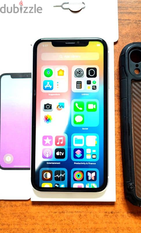 للبيع iPhone Xr مش مفتوح بدون عيوب وتر بروف بالكرتونه والجراب 128 جيجا 3