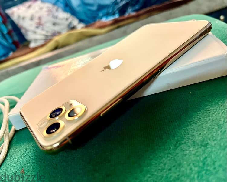 iPhone 11Pro Max Gold 5