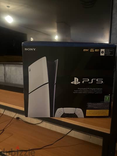 PlayStation 5 Slim digital 1000 GB للبيع استعملته مره واحده بس