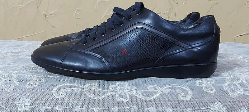 Hugo boss for men original size 44 4