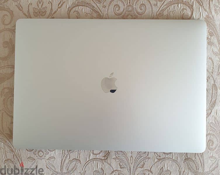 Macbook Pro 2019 LIKE NEW  Battery Cycle 320 1 TB 3