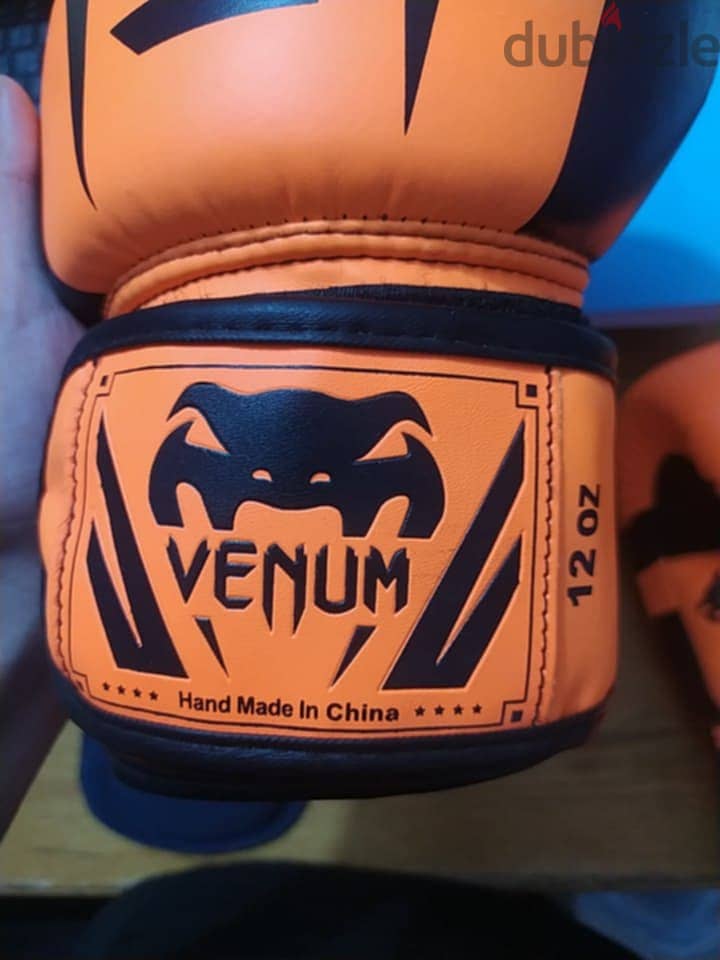 boxing gloves Venom 2