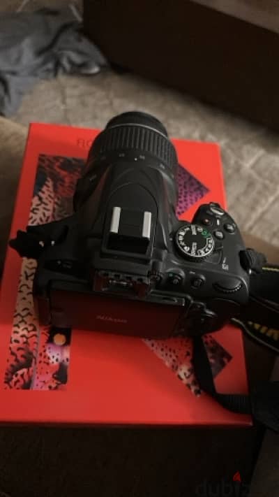 Nikon 5100D معاها حاجتها