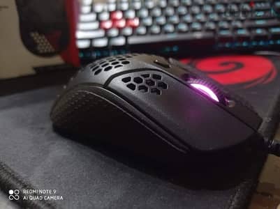 mouse hyper x ultra light black