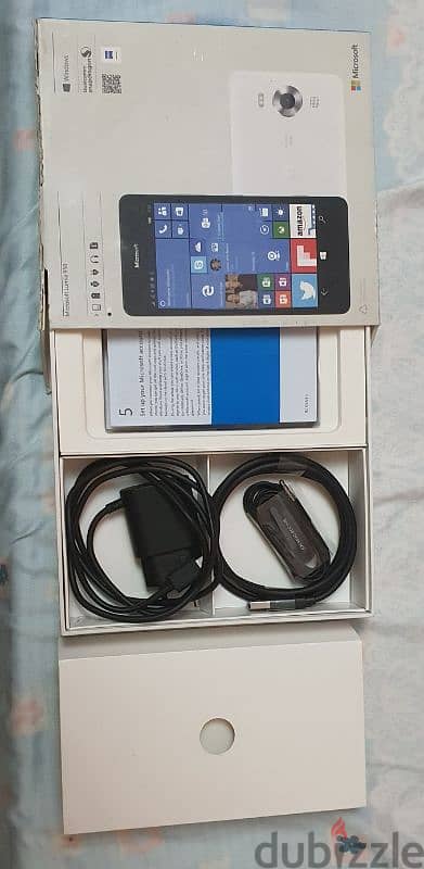 Microsoft Lumia 950 0