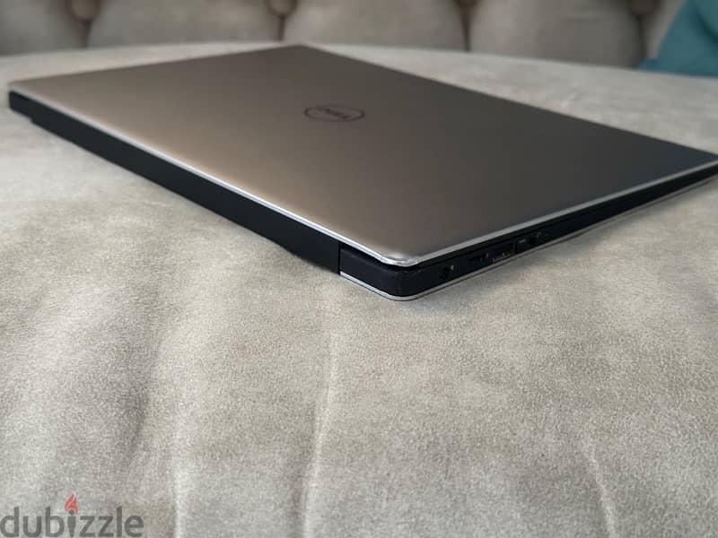 Dell xps 9350 core i7 Ram 8 hard 256 1