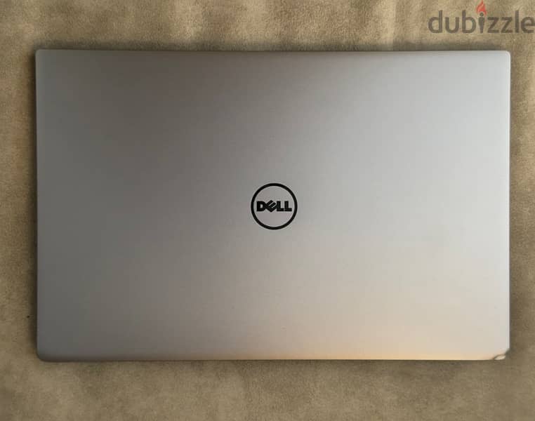 Dell xps 9350 core i7 Ram 8 hard 256 3